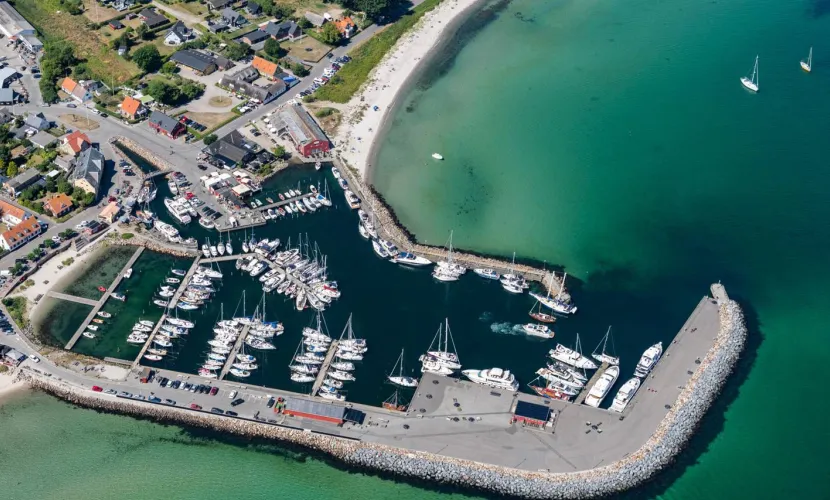 Ballen Havn