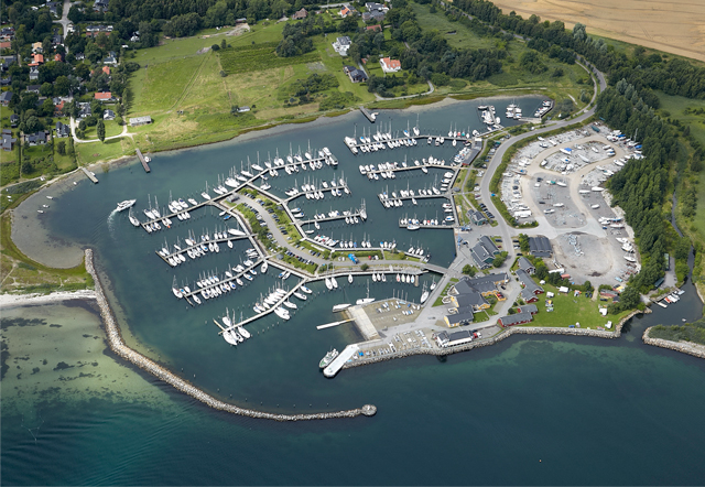 Luftfoto af Kaløvig Bådehavn