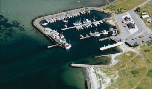 Luftfoto af Aarø Havn