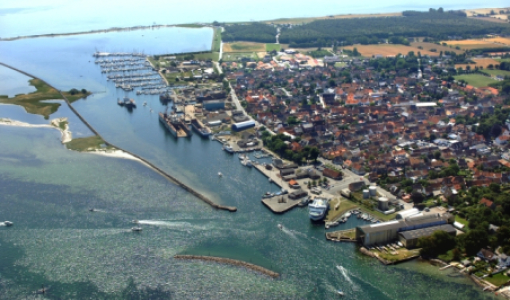 Luftfoto af Marstal Havn Erhvervs-, færge-, fiskeri- og lystbådehavn