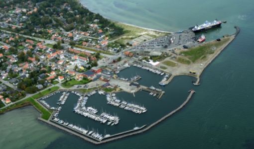 Luftfoto af Hou Lystbådehavn (Odder)