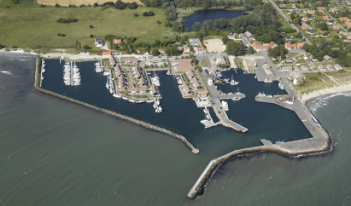 Luftfoto af Klintholm Havn