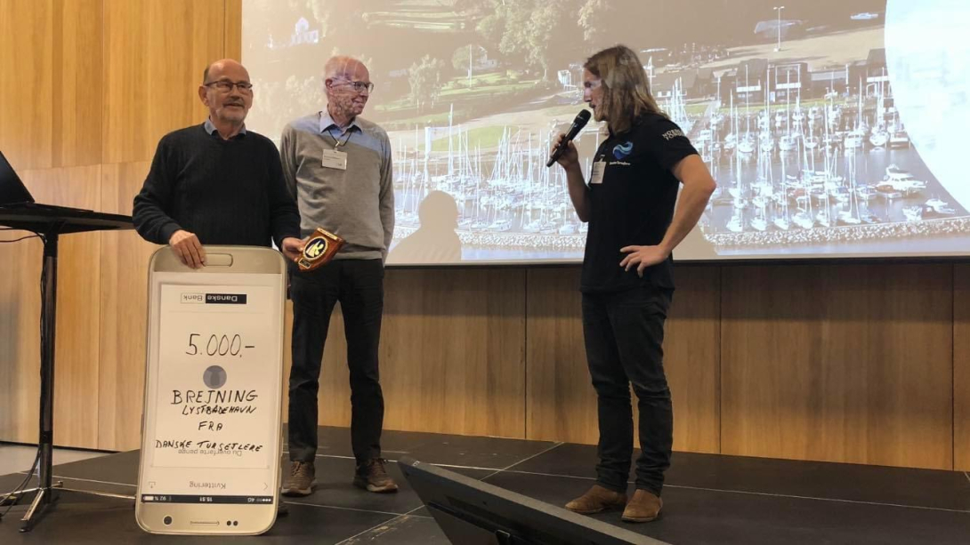 Brejning Lystbådehavn fik Årets Skulderklap 2022 af de danske Tursejlere
